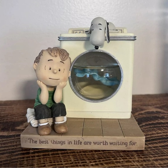 Peanuts for Hallmark Linus And Snoopy Some Things Are Worth Waiting For 2010 - Picture 7 of 11